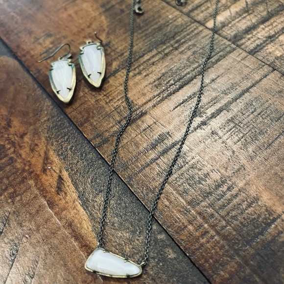 Kendra Scott Necklace Earring Set - Picture 1 of 2